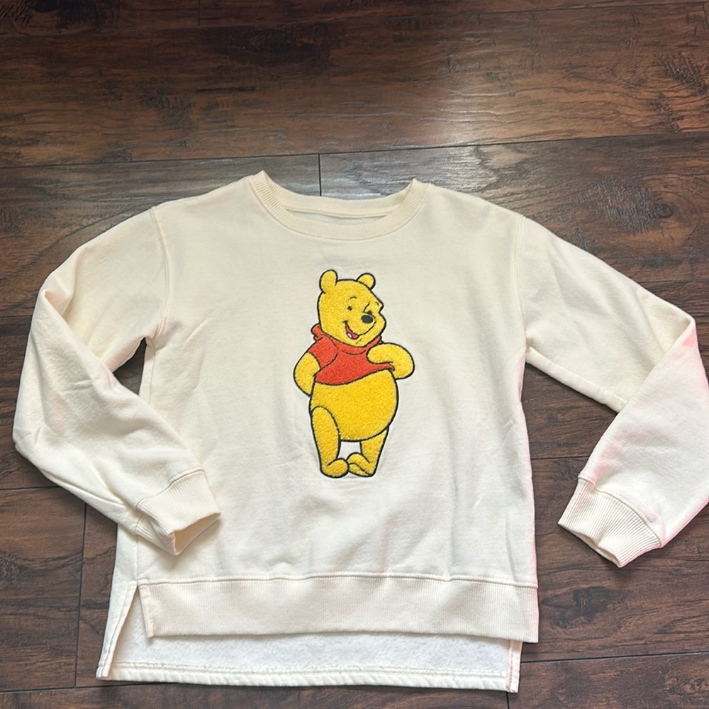 Girls Disney Winnie the Pooh sweatshirt.  Cream colored.